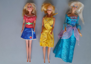 Barbie originali nr. 3 bambole, come da foto B- Altezza cm30