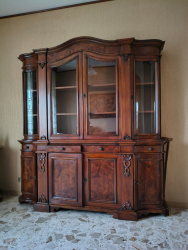 Credenza con vetrina