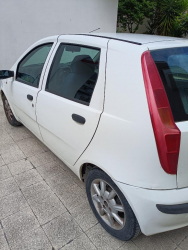 Fiat Punto bianca
