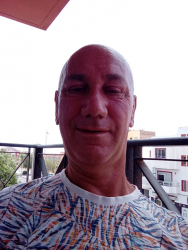 Laureato in Giurisprudenza 59enne