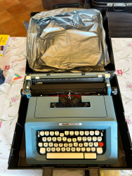 MACCHINA DA SCRIVERE OLIVETTI STUDIO 46