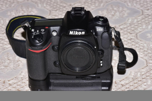 Nikon D300 + Battery Grip
