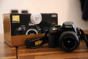 Nikon D3300 AF-P 18-55 VR Kit + Sigma 70/300mm F/4-5.6