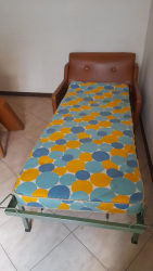 Poltrona letto completa di materasso, usata come da foto
