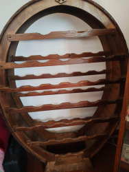 Portabottiglie in legno a forma di botte