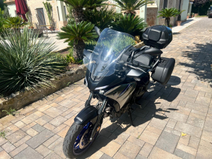 YAMAHA moto pari al nuovo – pronta all’uso!